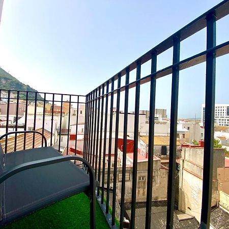 Stunning City Centre Penthouse With Private Balcony - Grand Central House Γιβραλτάρ Εξωτερικό φωτογραφία