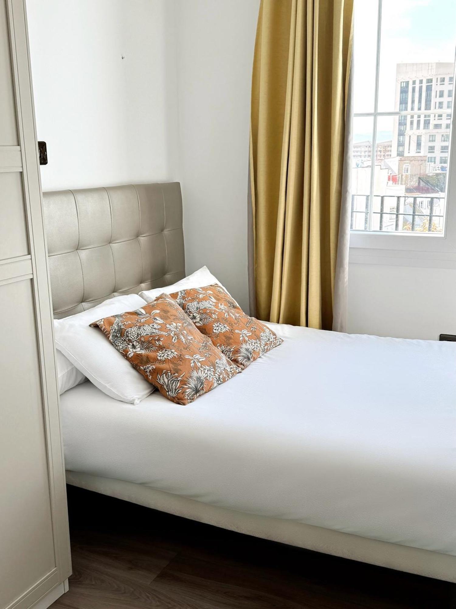Stunning City Centre Penthouse With Private Balcony - Grand Central House Γιβραλτάρ Εξωτερικό φωτογραφία